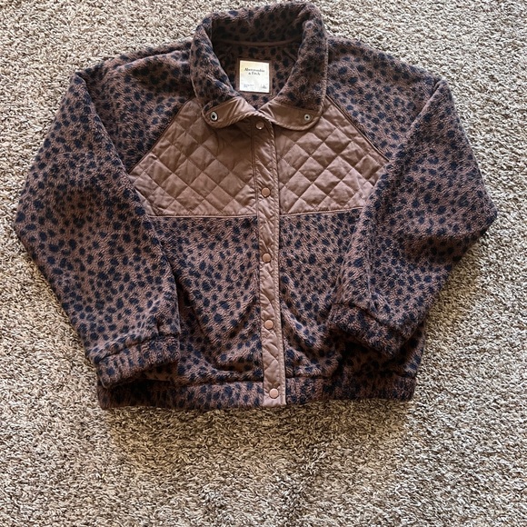 Abercrombie & Fitch Jackets & Blazers - Abercrombie, Large, Womens, Fleece, bomber jacket, leopard print, EUC